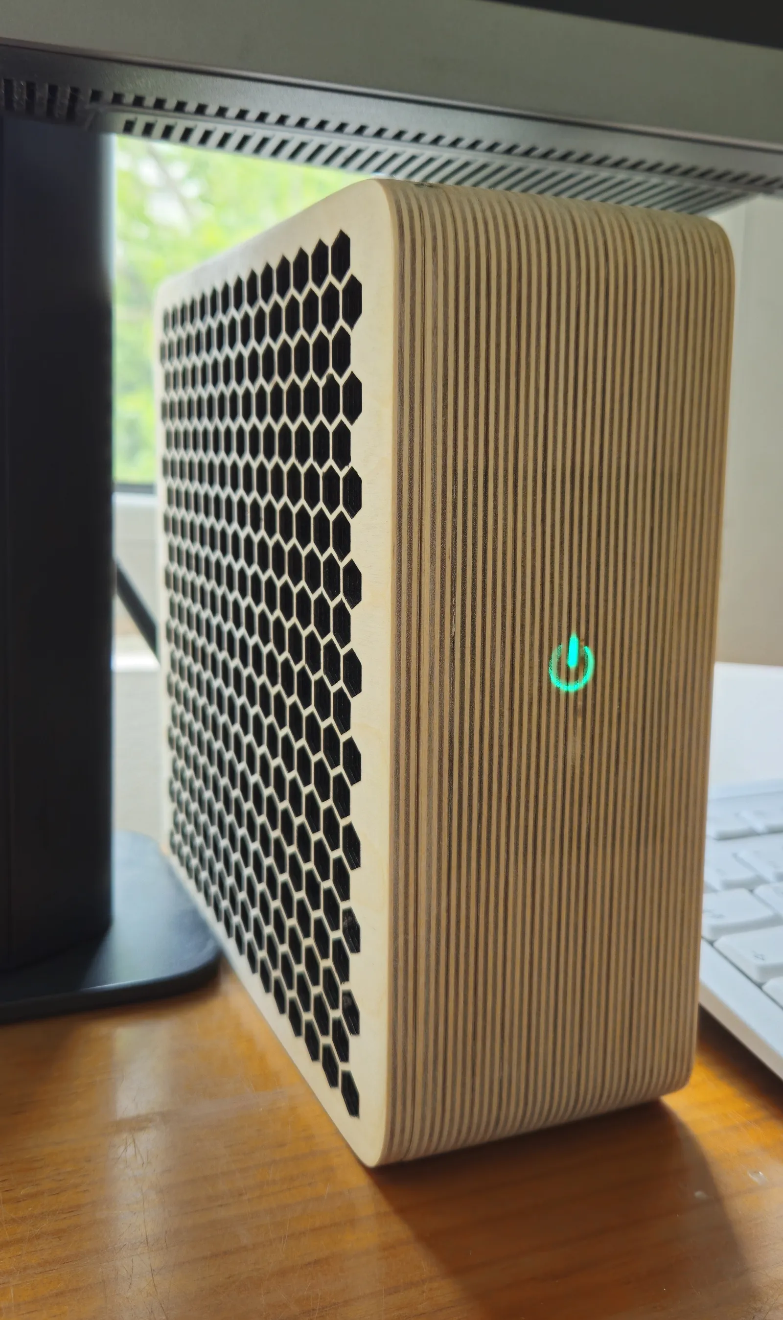 Timbrcase — a hand-built birch ITX PC case